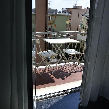 Il Nido Di Quarto Con Park Auto Macchine Piccole Segmento B Генуя Екстер'єр фото