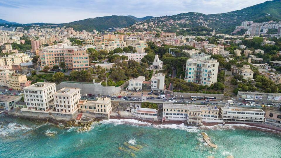 Il Nido Di Quarto Con Park Auto Macchine Piccole Segmento B Генуя Екстер'єр фото
